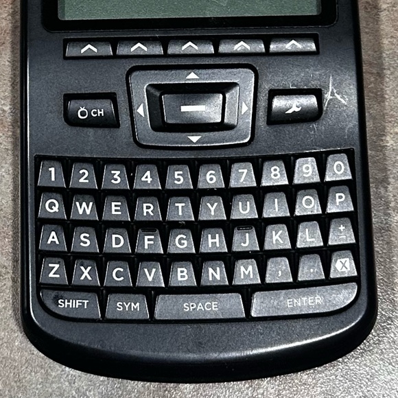 QT2 Turning Technologies Clicker RCQR-02 ResponseCard Keypad - Picture 2 of 9